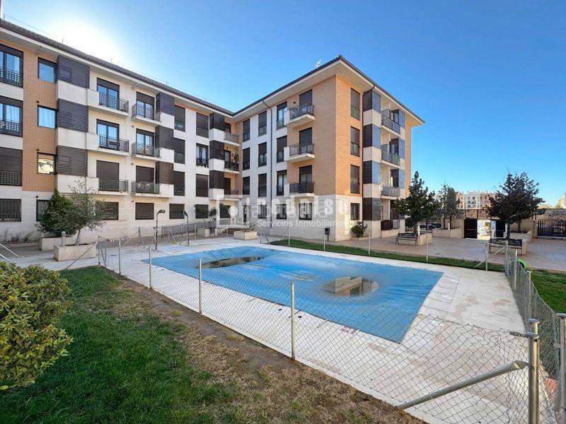 Foto b5a5e62c-e062-4c34-a4ca-1c2b9af0afc5. Pis amb piscina a Puerta de Murcia-Colegios Ocaña