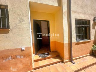 Rent Flat  Corredorcillo s bartolomé. Se alquila bajo en casco historico de toledo