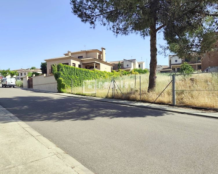 Foto ef0fc5af-e801-4f42-be6e-8f8fa11ab97c. Terreny residencial a Bargas