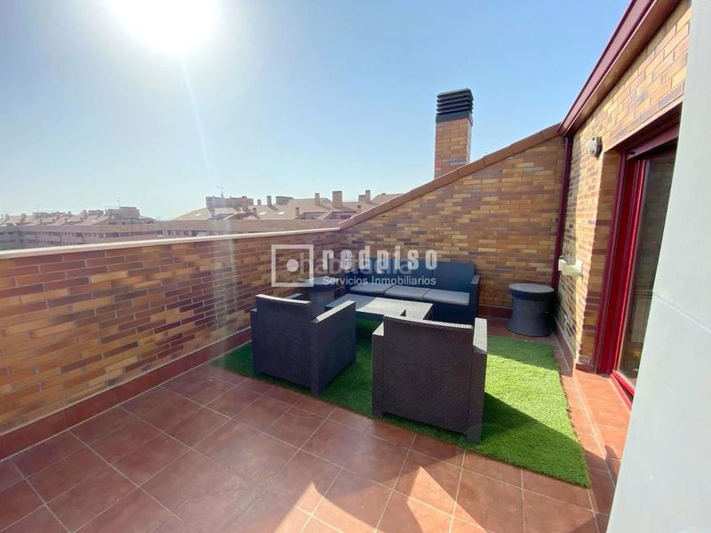 Foto f0fd8387-e950-4733-96dc-564845795654. Àtic amb calefacció aparcament piscina a El Quiñón Seseña