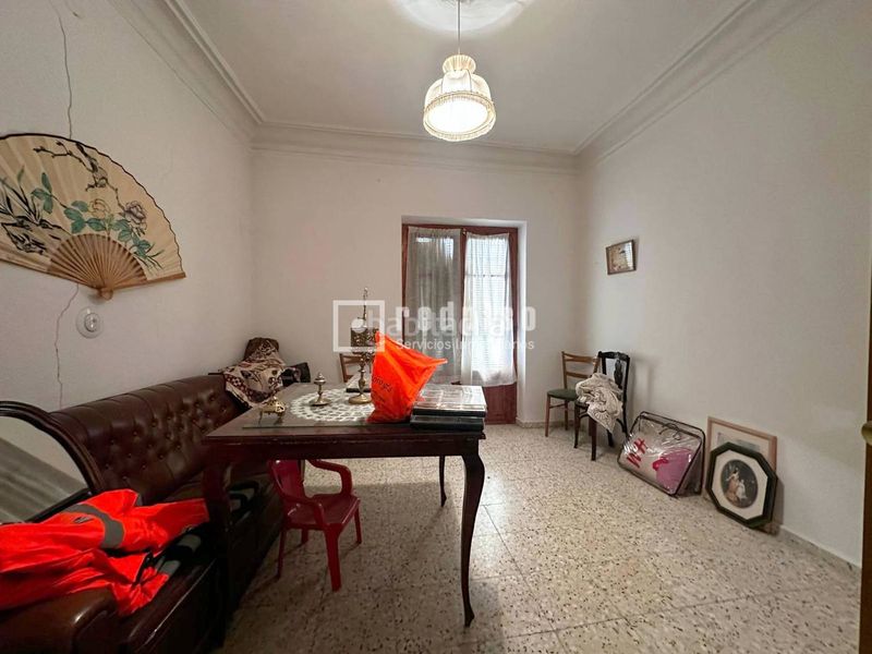 Foto 042199e2-24ae-486c-b87b-efd4113503d0. Casa amb calefacció aparcament a Dosbarrios