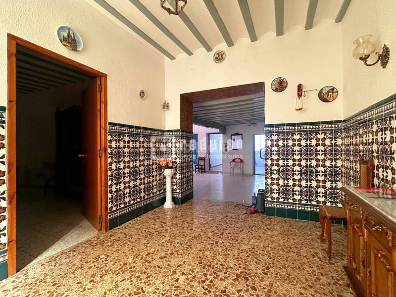 Foto 0dac0446-fe50-4489-80d5-fbac607ba661. Casa amb calefacció aparcament a Dosbarrios