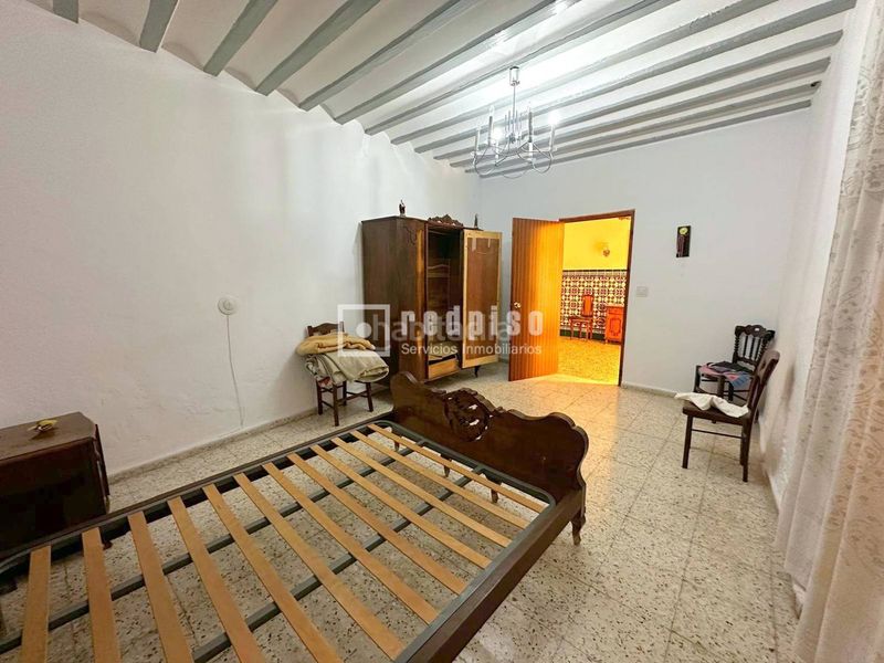 Foto 18e611ce-26e9-486d-8587-6dfb6a5f439b. Casa amb calefacció aparcament a Dosbarrios