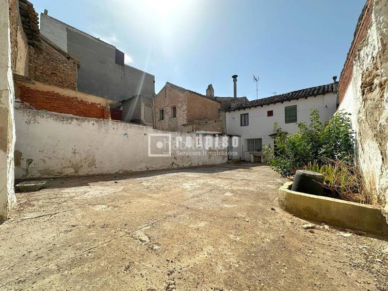 Foto 648c58dc-c1b0-4205-894b-47fadfc31d10. Casa amb calefacció aparcament a Dosbarrios