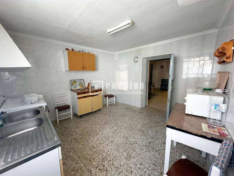 Foto db5619ab-75cc-4490-af76-b880e2a12630. Casa amb calefacció aparcament a Dosbarrios