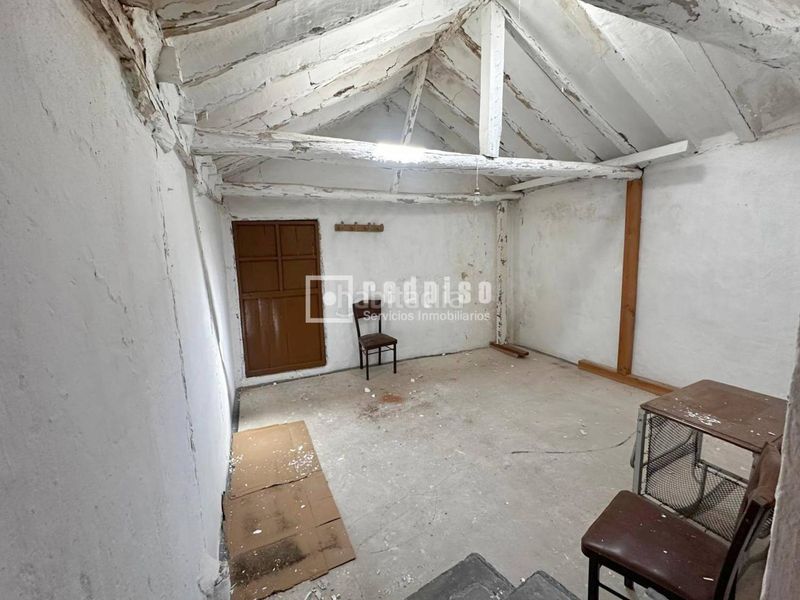 Foto f9fc1255-539c-4787-be70-06a134a00400. Casa amb calefacció aparcament a Dosbarrios