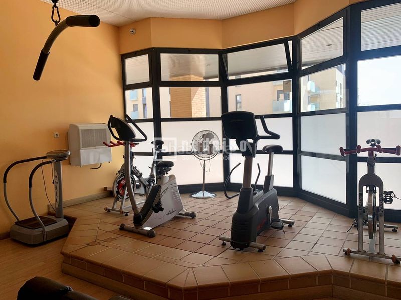 Foto 3fdc7cee-37b8-4d2a-bc34-cb5494c8536e. Pis amb calefacció aparcament piscina a PAU de Carabanchel Madrid