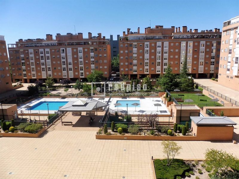 Foto 8a57dab2-358a-4b2e-8a38-4579f94f6fae. Pis amb calefacció aparcament piscina a PAU de Carabanchel Madrid