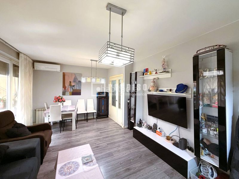 Foto dba07308-5996-4249-8051-769b1b6150be. Zweistöckige wohnung mit heizung parking in Buena Vista Madrid