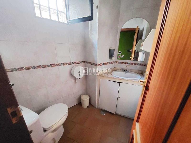 Foto 5cb84e66-b5eb-4636-bc0c-59e53466aeed. Local comercial a Tres Olivos-La Piedad Talavera de la Reina