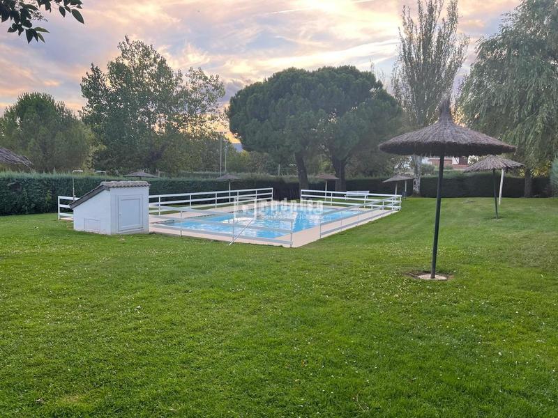 Foto 57a63f7a-0c94-421c-b798-322e650be95a. Location chalet avec chauffage parking dans Collado Mediano