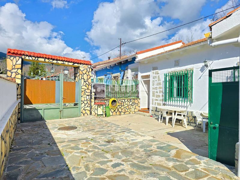 Foto 2b9cb671-d519-4505-8b0c-4cb10744d12e. Casa amb calefacció a Cercedilla