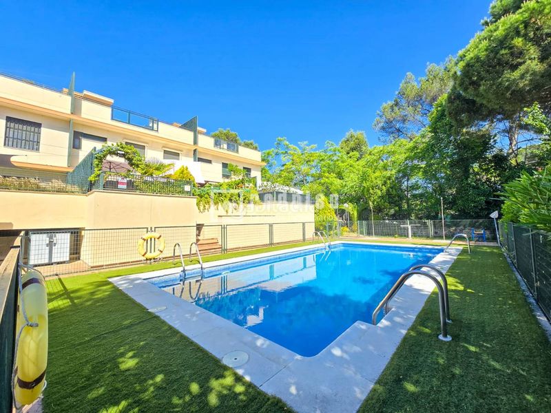 Foto 07d981f6-4089-4599-a01a-b2d41b8f0809. Chalet avec chauffage parking piscine dans Parque de la Coruña-Las Suertes Collado Villalba