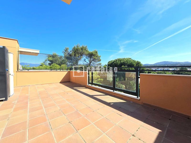 Foto 1949262a-3213-4b35-8129-6a1813d8a4d2. Chalet avec chauffage parking piscine dans Parque de la Coruña-Las Suertes Collado Villalba