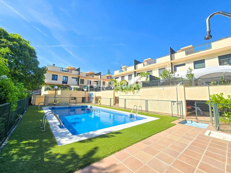Foto aff1c3ea-1648-4cf0-a6f0-1e7b5caded30. Chalet avec chauffage parking piscine dans Parque de la Coruña-Las Suertes Collado Villalba