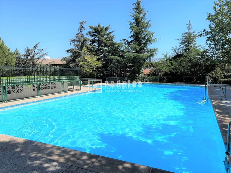 Foto e6103807-38cc-4d75-9e36-d6e29b687f8b. Pis amb calefacció piscina a Parque de la Coruña-Las Suertes Collado Villalba
