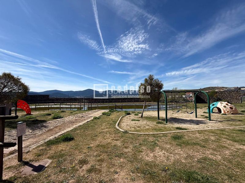 Foto 108bb232-410c-4fa2-8271-26408969c953. Xalet amb calefacció aparcament a Los Ángeles de San Rafael Espinar (El)