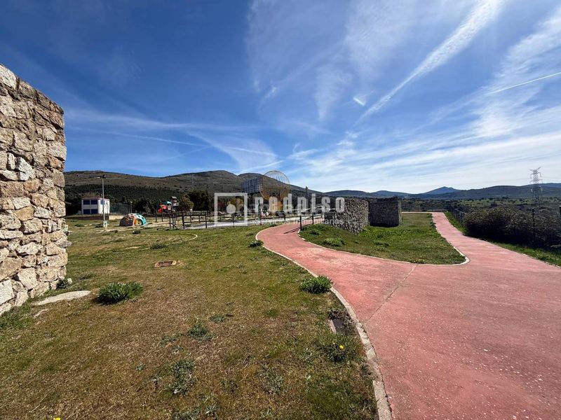 Foto 13bbdc91-7b0a-410d-84e2-297bd386eedc. Xalet amb calefacció aparcament a Los Ángeles de San Rafael Espinar (El)