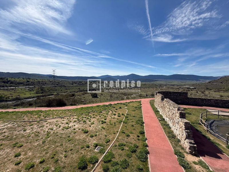 Foto 56644677-68e4-40cf-bbf4-8eb8d326e64e. Xalet amb calefacció aparcament a Los Ángeles de San Rafael Espinar (El)