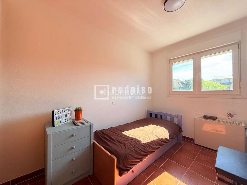 Foto bdc309bd-3919-4040-adec-297eb0a6b816. Xalet amb calefacció aparcament a Los Ángeles de San Rafael Espinar (El)