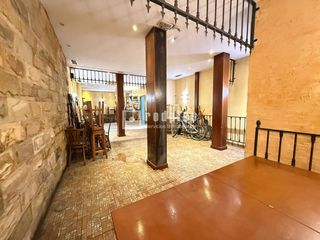 Local Comercial a Carlos Ruiz. Perfecto local con cambio de uso a vivienda!