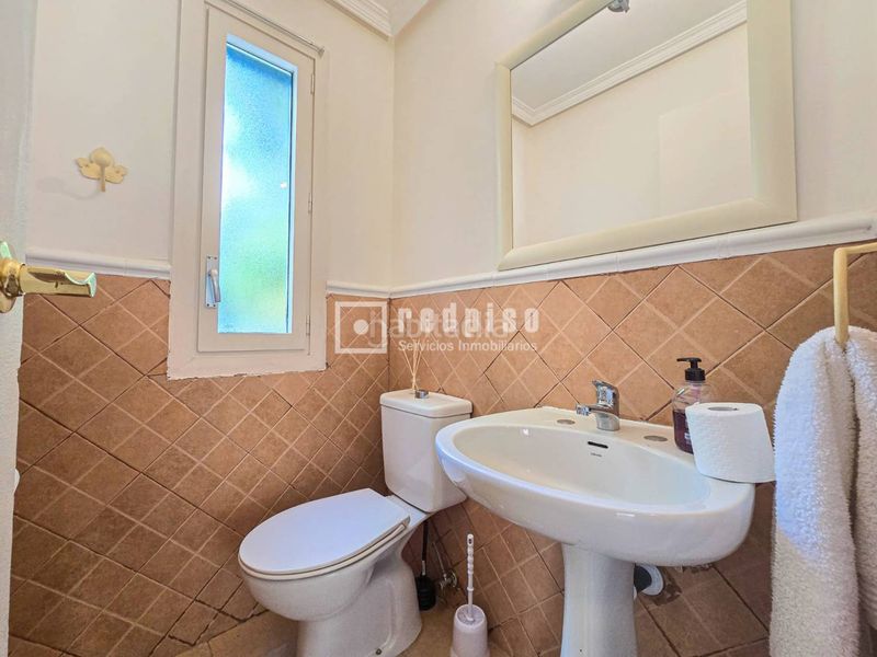 Foto d80e9951-1641-40c0-85f1-982566b70538. Affitto chalet con riscaldamento parcheggio piscina in Collado Mediano