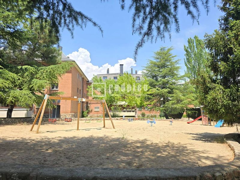 Foto 11b79311-240c-4fcf-97a8-f09b08f58f67. Àtic amb calefacció piscina a Guadarrama