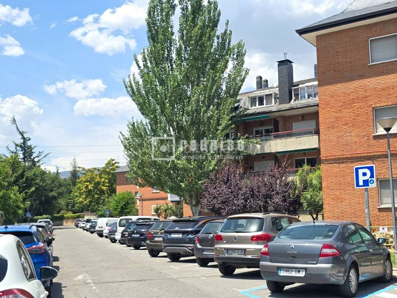 Foto 6cb6c43d-4a2e-4c38-b769-35ae68b53ba6. Àtic amb calefacció piscina a Guadarrama