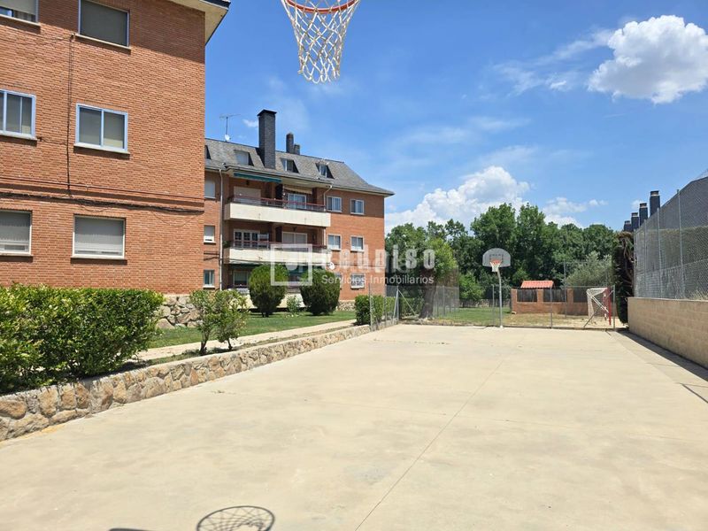 Foto b5d9b844-325b-4060-a04a-fb1197707c0d. Àtic amb calefacció piscina a Guadarrama