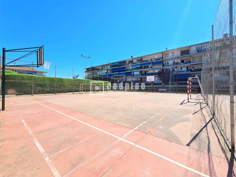 Foto 20e9ed3d-966d-45b2-9a98-3ccd116e6d58. Pis amb calefacció aparcament piscina a Parque de la Coruña-Las Suertes Collado Villalba