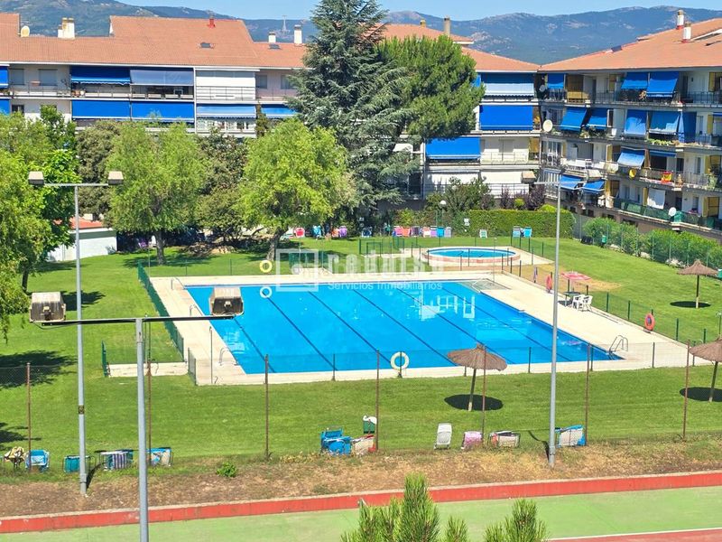 Foto 8863b30d-eac4-4a14-8276-8869f50a101e. Pis amb calefacció aparcament piscina a Parque de la Coruña-Las Suertes Collado Villalba