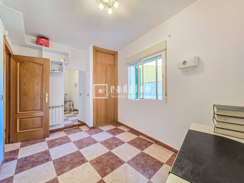 Foto 8d5f5147-b145-406f-89c7-eb8fbf7cde37. Chalet mit heizung in Becerril de la Sierra
