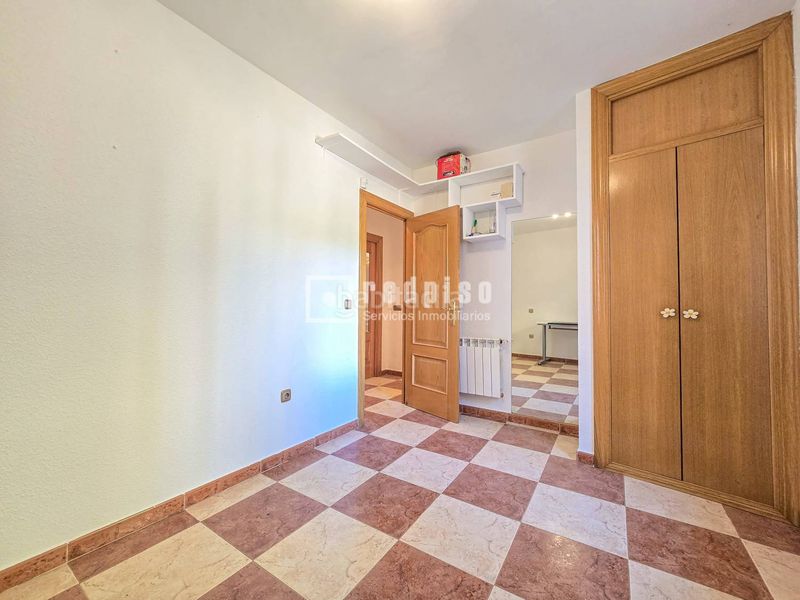 Foto f184b2c5-a05b-42d2-8071-93f25295afc6. Chalet mit heizung in Becerril de la Sierra