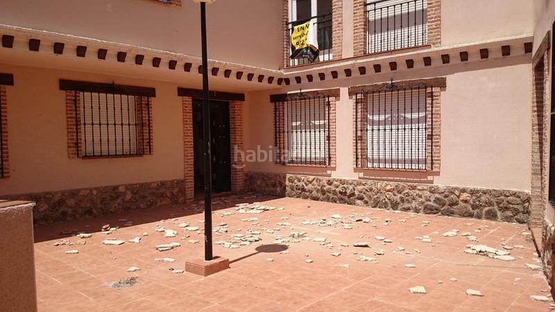 Foto aec005c0-e4e0-4b42-8eb6-6feebb447af9. Parking coche en Ruidera