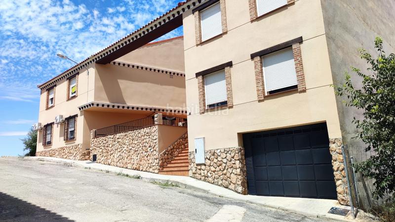 Foto cabb5aa6-95aa-4d34-b502-87c5f9d25602. Parking coche en Ruidera