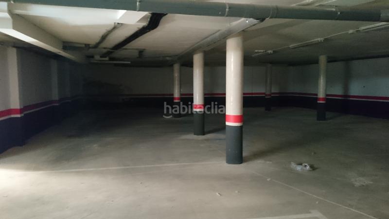 Foto f3db4aaa-8c34-4040-a8bf-69a4141bea58. Parking voiture dans Ruidera