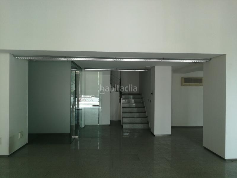 Foto bfb8c0b0-665a-49d2-aa67-d7237df0cd8a. Locale commerciale in Centro Córdoba
