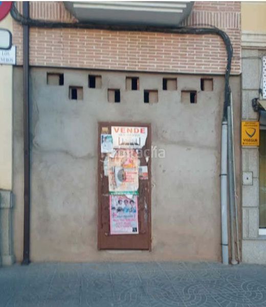 Foto 5a5bcbf2-43fe-4f18-8206-c0c890a61f55. Local comercial a Mora