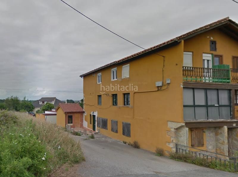 Foto c9c599dc-db2a-4407-a573-a8870fb31464. Parking voiture dans Galizano Ribamontán al Mar