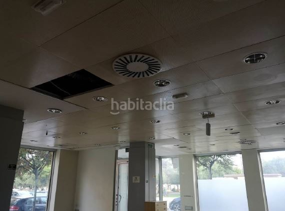 Foto fb77b7cf-95dd-46ec-b0ac-6f70a7297478. Local comercial a Centro Ciudad Paterna