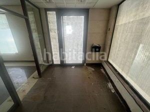 Foto b2c41b54-4edd-4cb7-83ac-1c7e9ddc88da. Local comercial en Dosbarrios