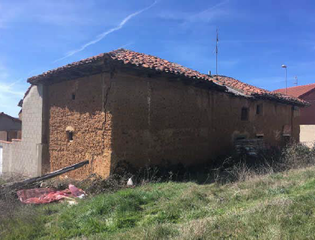 Casa a Valverde de la Virgen