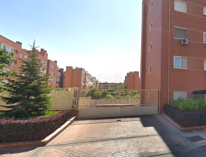 Foto 745b8927-6889-4143-9856-279a3557bea5. Aparcament cotxe a Parque Inlasa Parla