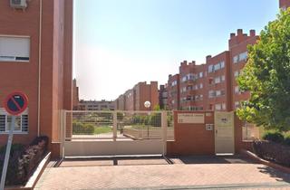 Aparcament cotxe a Parla Este