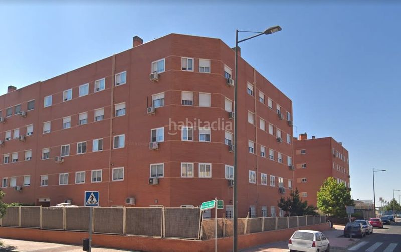 Foto 1196789f-51ee-4478-8db6-f04b50156fa9. Aparcament cotxe a Parla este Parla