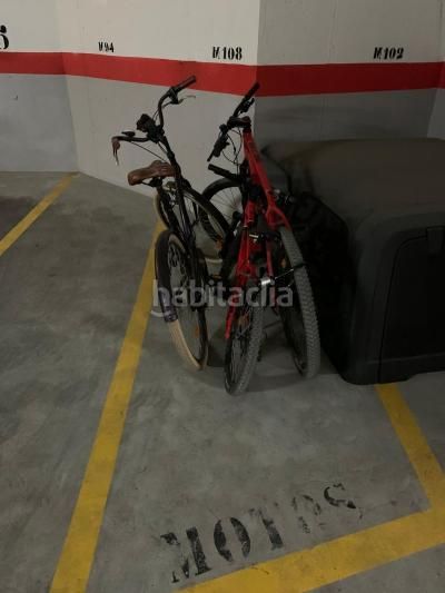 Foto 3b9cd64d-50b4-4236-9469-0041ccf0c4e5. Aparcament cotxe a Zona de Punta Plata Estepona