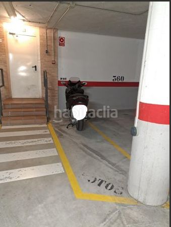 Foto ba253aab-11a2-46c9-bb14-bb463234e2b3. Aparcament cotxe a Zona de Punta Plata Estepona