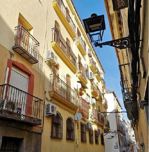Foto 79e87216-ade4-4f97-82e8-4ecc37b7f404. Piso en Ctra. Circunvalación - La Magdalena Jaén