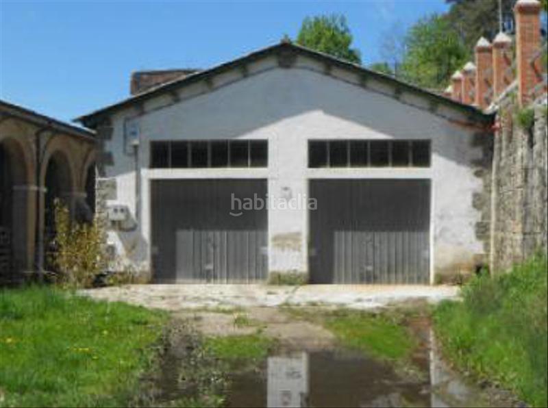 Foto 9f6c6b8c-539f-4527-902b-7fb2cc855e6d. Parking coche en Sabero