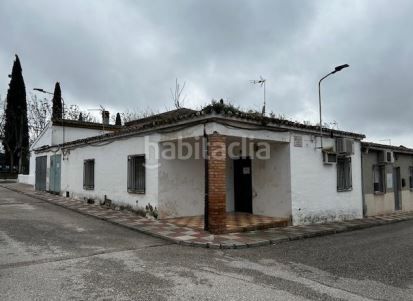 Foto a2a1719e-d038-47e7-b67e-75c8b2cf8ee9. Local comercial a Espeluy